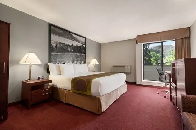 Quality Inn & Suites - Oda