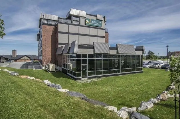 Quality Inn and Suites Hotel Victoriaville