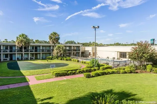 Quality Inn & Suites Waycross Area