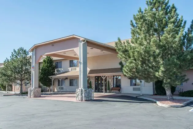 Quality Inn & Suites West