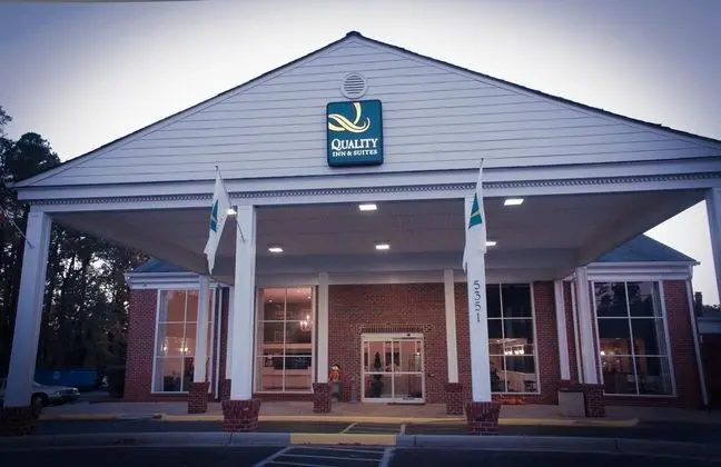 Quality Inn & Suites Williamsburg Central