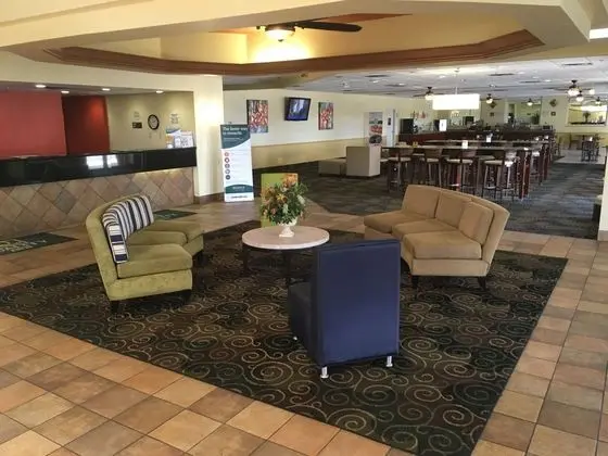 Quality Inn & Suites Winter Park Village Area - Lobi