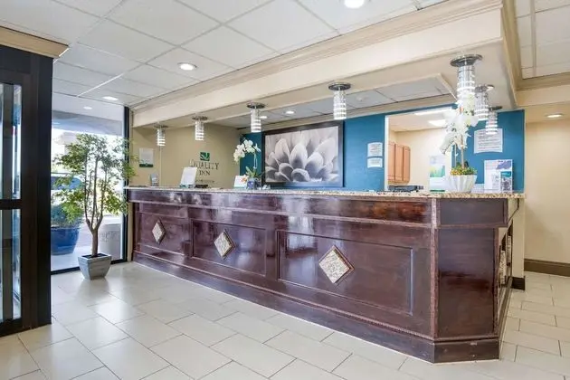 Quality Inn - Lobi