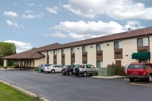 Quality Inn Sycamore - DeKalb - Dış Mekan