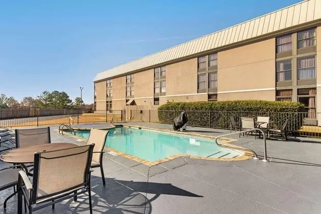 Quality Inn Valley- West Point - Havuz