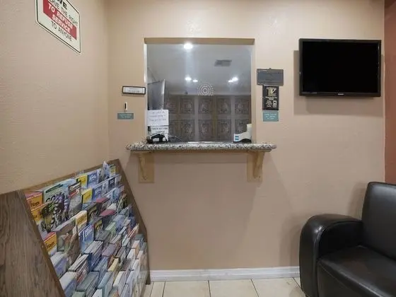 Quality Inn Victorville I-15 - Lobi