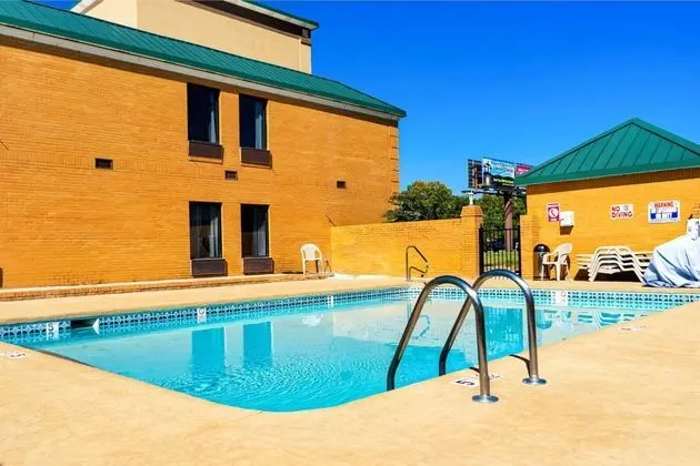 Quality Inn Whiteville - Havuz
