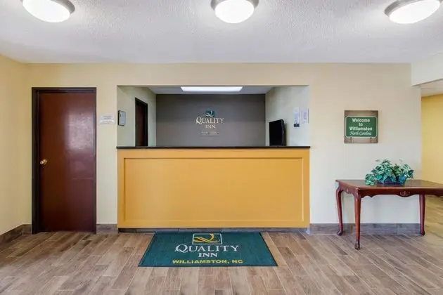 Quality Inn - Lobi