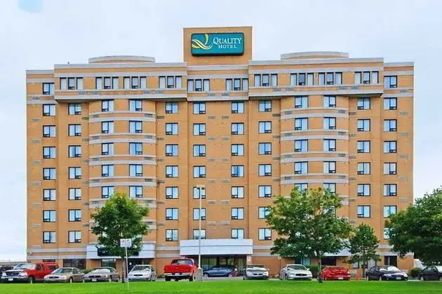 Quality Hotel Montreal East
