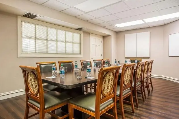 Quality Suites Buckhead Village