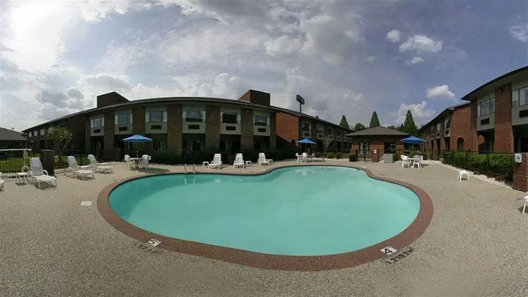 Quality Suites Convention Center Eastside