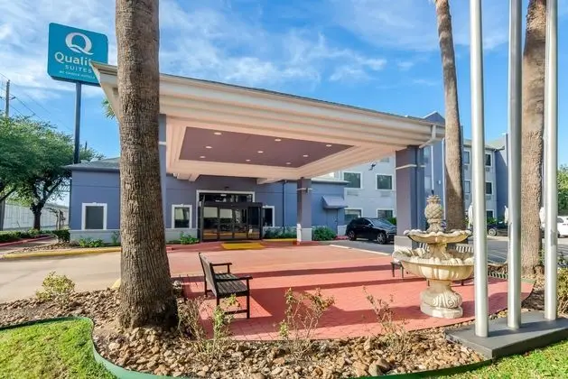 Quality Suites Cy - Fair at Jones Road - Dış Mekan