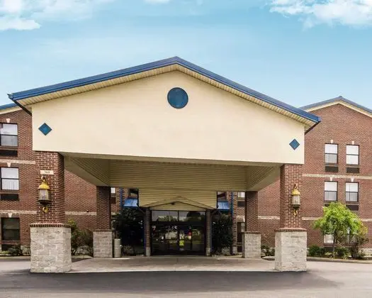 Quality Suites Jeffersonville Area