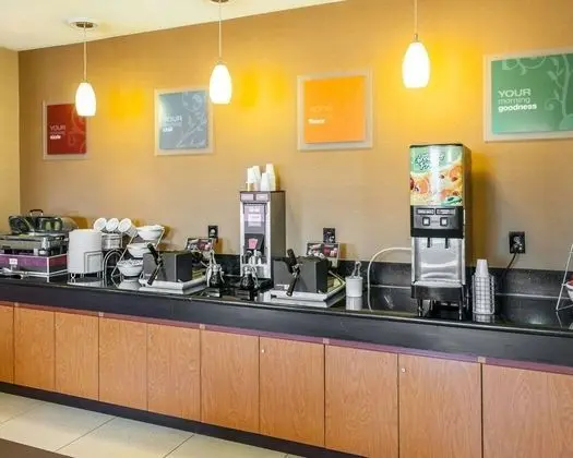 Quality Suites NE Indianapolis Fishers - Yerinde Yemek