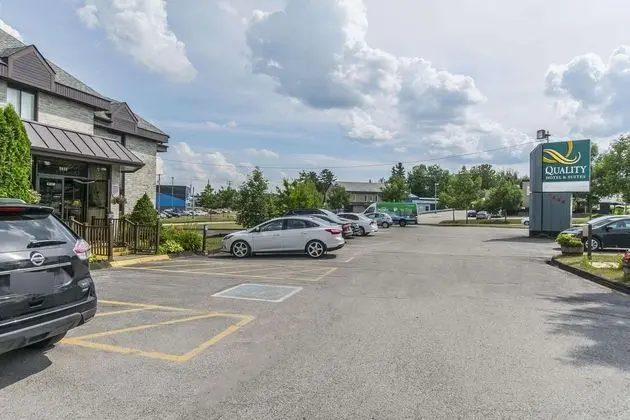 Quality Hotel & Suites Sherbrooke