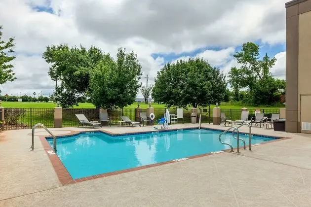 Quality Suites Sherman - Havuz