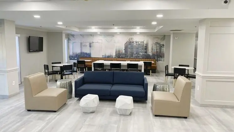 Quality In & Suites Sugar Land//Smart Financial - Lobi