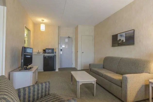 Quality Suites Hotel Whitby - Genel