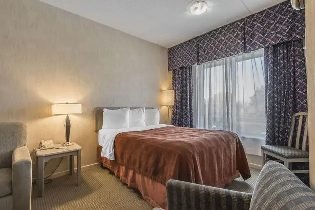 Quality Suites Hotel Whitby - Genel