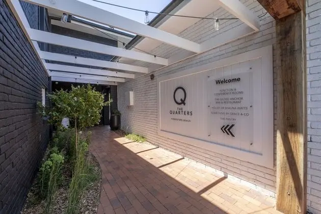 The Quarters Forresters Beach - Lobi