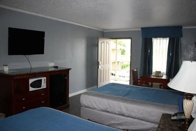 Quarters Inn and Suites