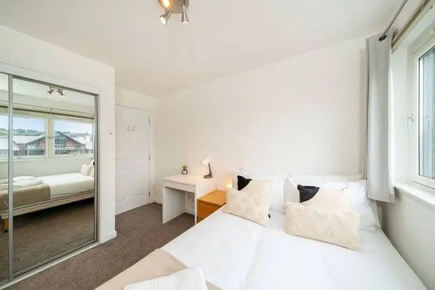 Quayside Apartment With a Unicorn View - Oda