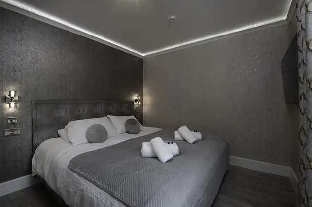 Quayside Hotel & Bar