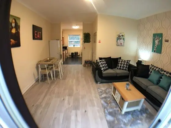Quayside Properties 4 hotel type rooms - Oda Düzeni