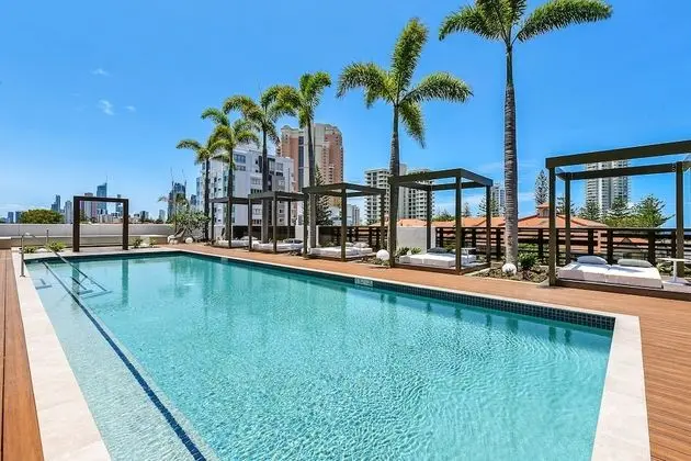 Qube Broadbeach - Havuz