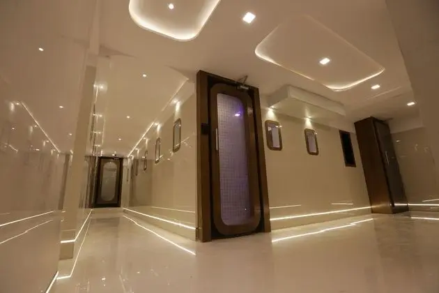 Qubestay Airport Capsule Hotel & Hostel - Lobi