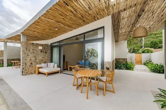 Que Toi Village