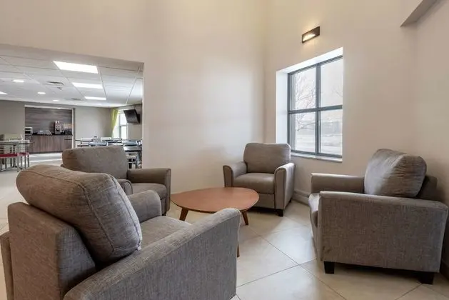 Quebec Quality Suites - Lobi