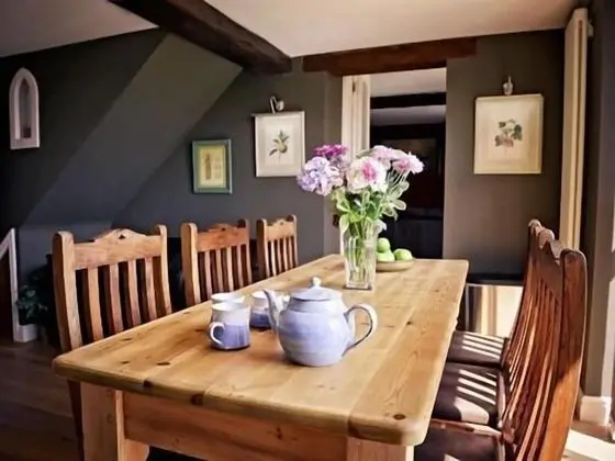 Queen Anne's Stable - Oda Düzeni