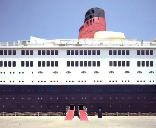 Queen Elizabeth 2 Hotel - Dış Mekan