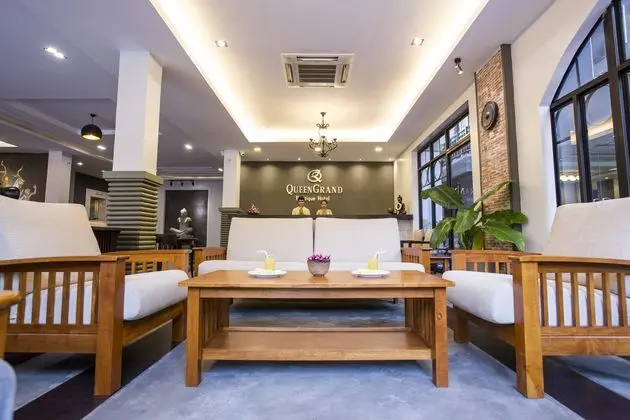 Queen Grand Boutique Hotel - Lobi