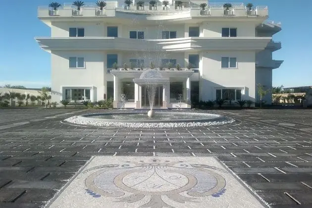 Hotel The Queen - 1