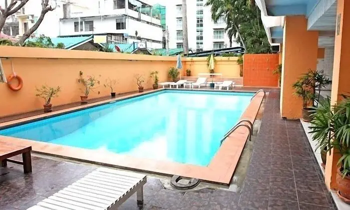 Queen Pattaya Hotel - Havuz