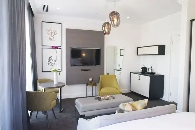 Queen Victoria Hotel & Manor House by NEWMARK - Oda