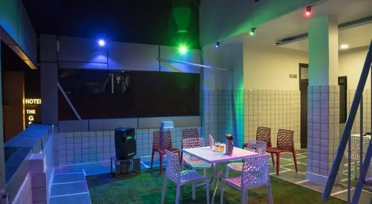 Hotel The Queen By Vivo Hotels - Yerinde Yemek