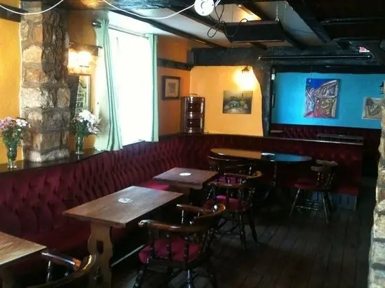 Queen In The West - Bar