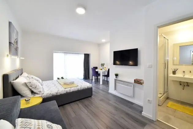 At Queens Apartments