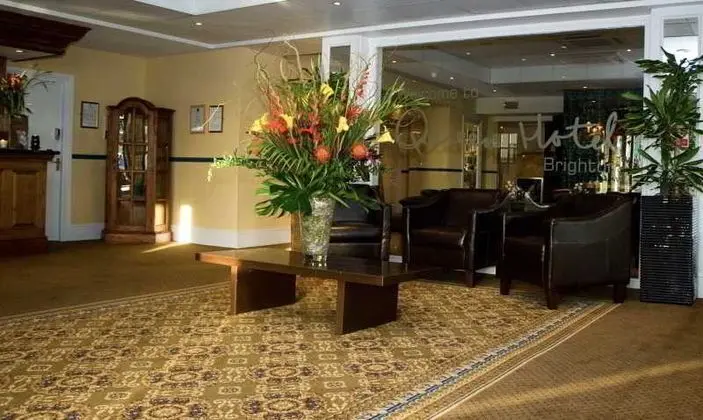 Queens Hotel - Lobi
