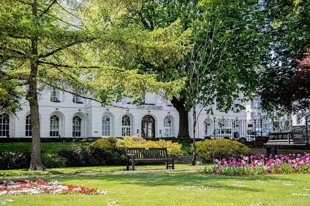 Queens Hotel Cheltenham - Dış Mekan