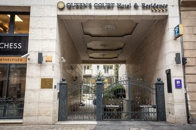 Queen's Court Hotel & Residence - Dış Mekan