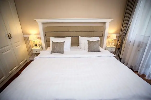Queen's Court Hotel & Residence - Oda