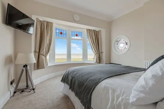 Queens Crest by Sasco Apartments - Oda