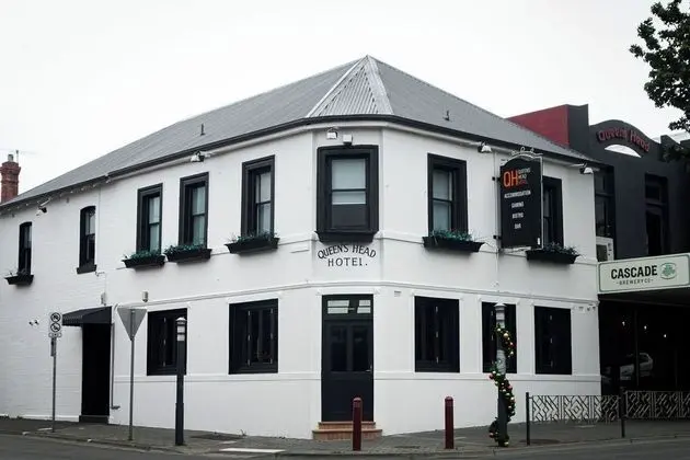 Queens Head Hotel - Dış Mekan