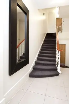 Queensborough Terrace Service Apartments - İç Mekan