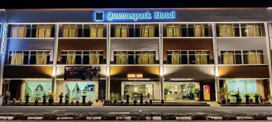 Queenspark Hotel