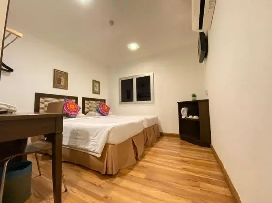 Queenspark Hotel - Oda